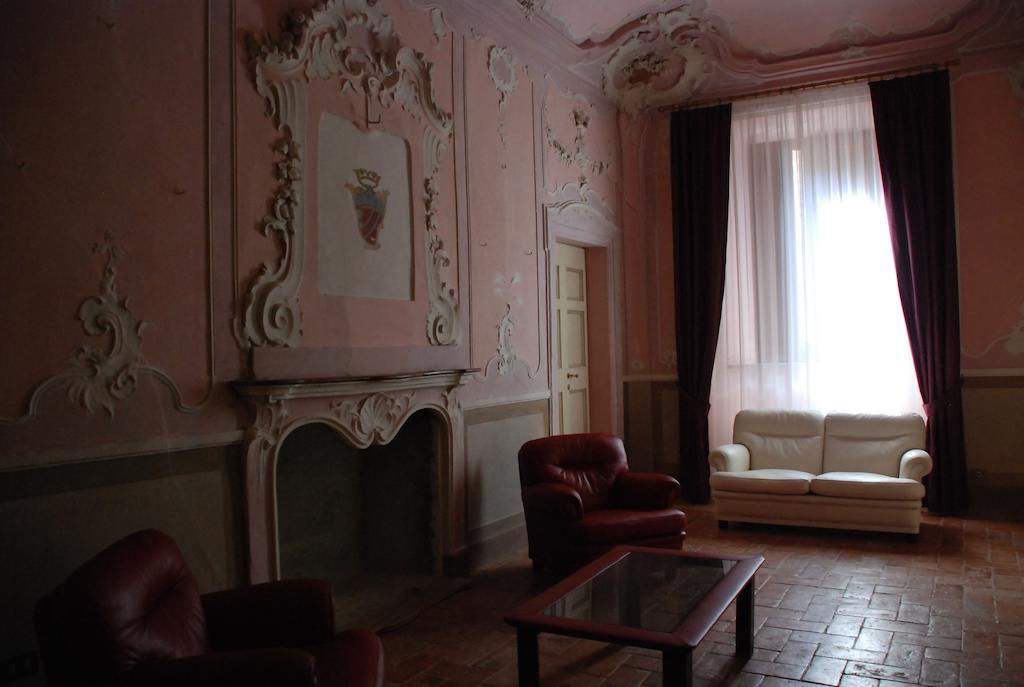 Palazzo Bonfranceschi Bed & Breakfast Belforte del Chienti Ngoại thất bức ảnh